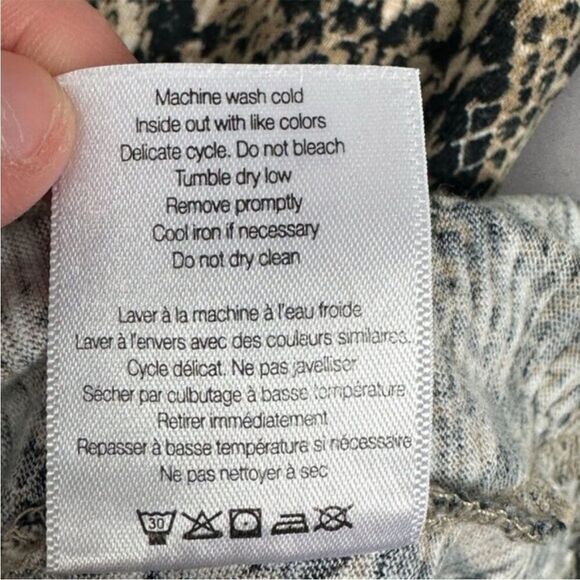 Veronica Beard Casey V-Neck Snake Skin Print Python Top Short Sleeve Size 2xl - Picture 8 of 10